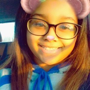 Meet your Posher, Hali